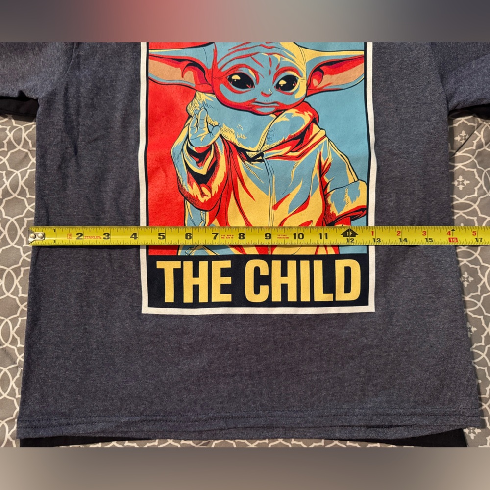 Lot of 2 Baby Yoda Grogu The Child Youth S/M Top T-Shirt w/ 6” Figure - Picture 4 of 8